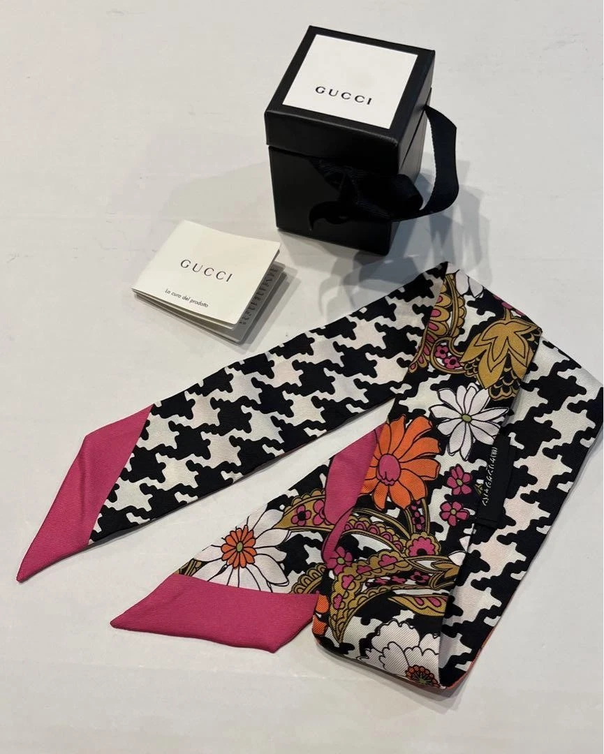 Gucci ruban écharpe col nœud mini logo pied de poule floral