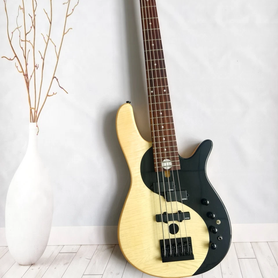 US  spot 5-string bass guitar with black hardware, made of maple neck - Image 3 of 4