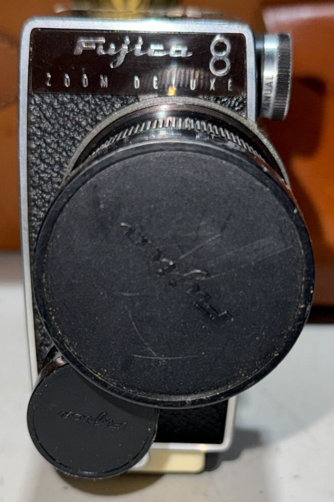VTG Fujica 8 Zoom Deluxe 8mm Movie Camera W/ Accessories + Case