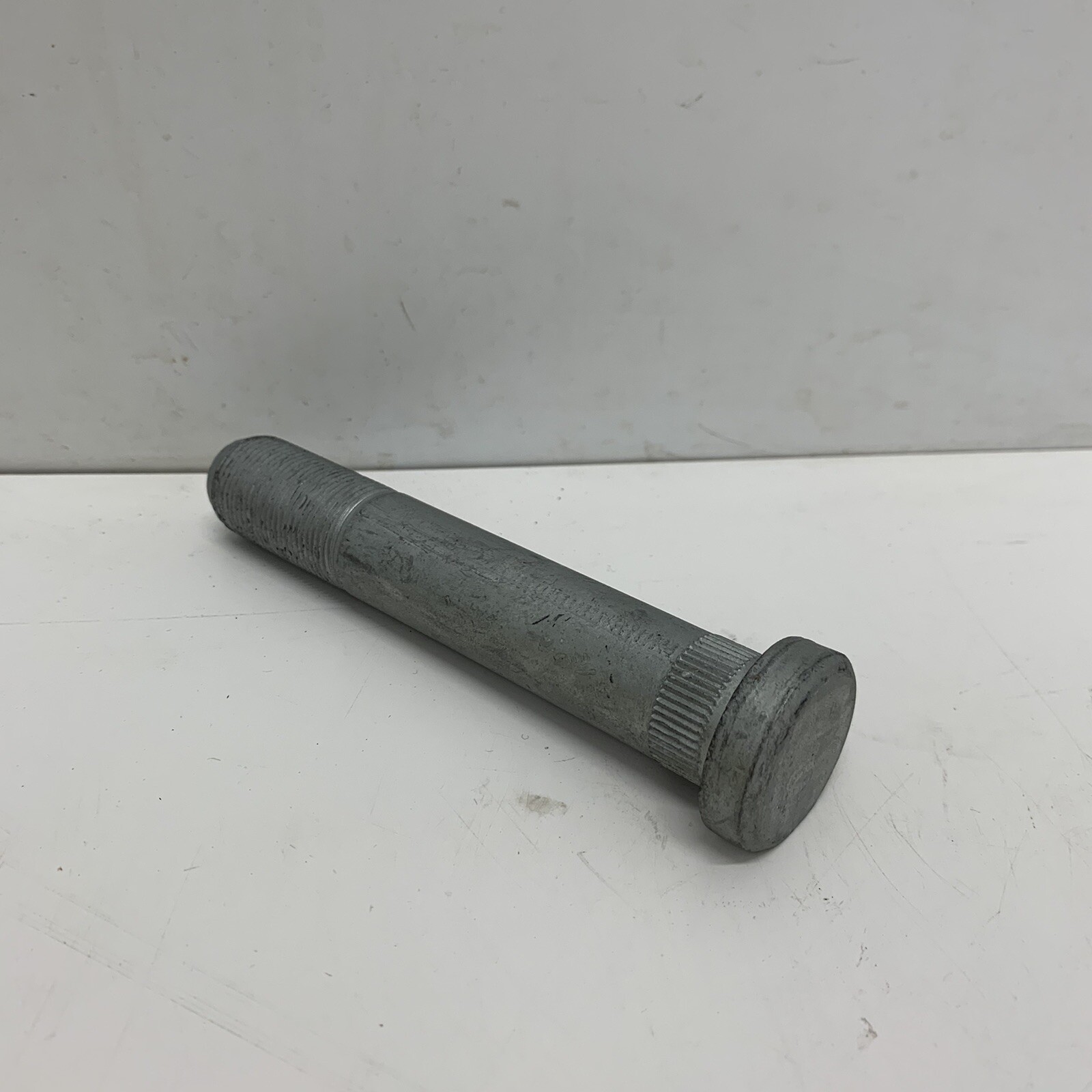 Genuine IVECO Wheel pin 42127253 | eBay 