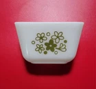 Vintage Pyrex Spring Blossom 501 B 1 1/2 Cup Dish Green Floral White Glass