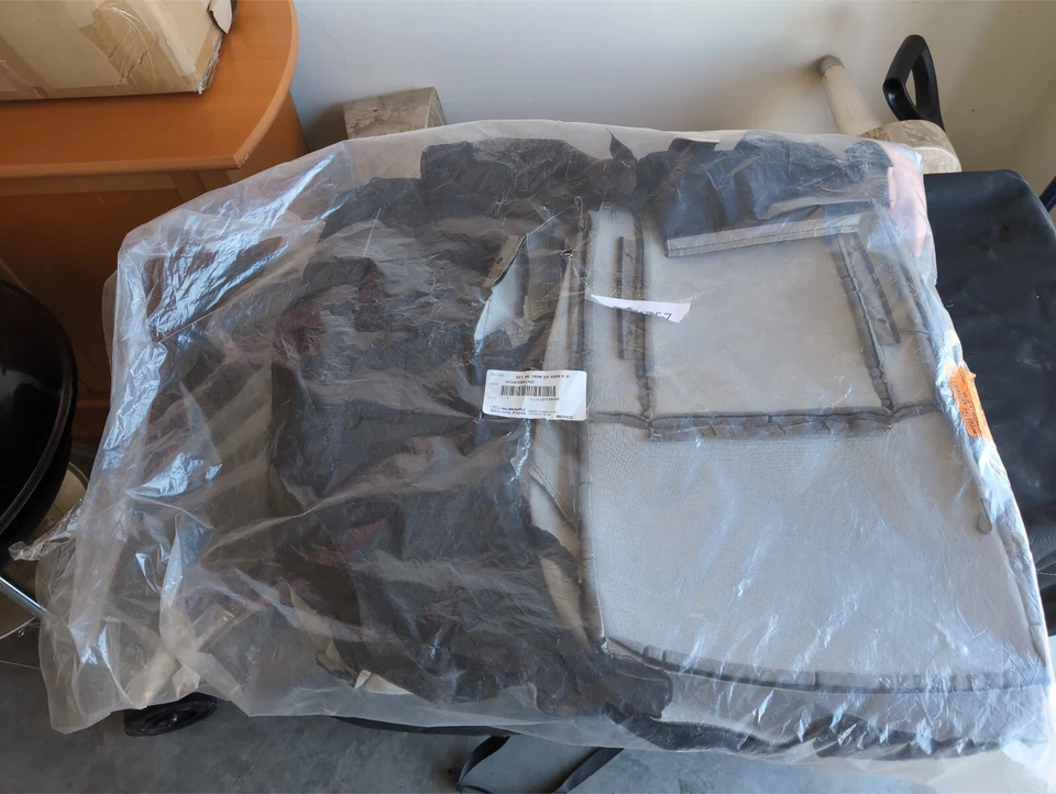 Funda asiento trasero Subaru para Outback 2023-24. Negro. OEM 64340AN41AVI Foto 3 de 3