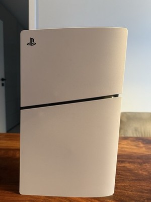 Sony PlayStation 5 Digital Edition 825 GB Weiß Inkl. Controller (26.09.25) VB 
