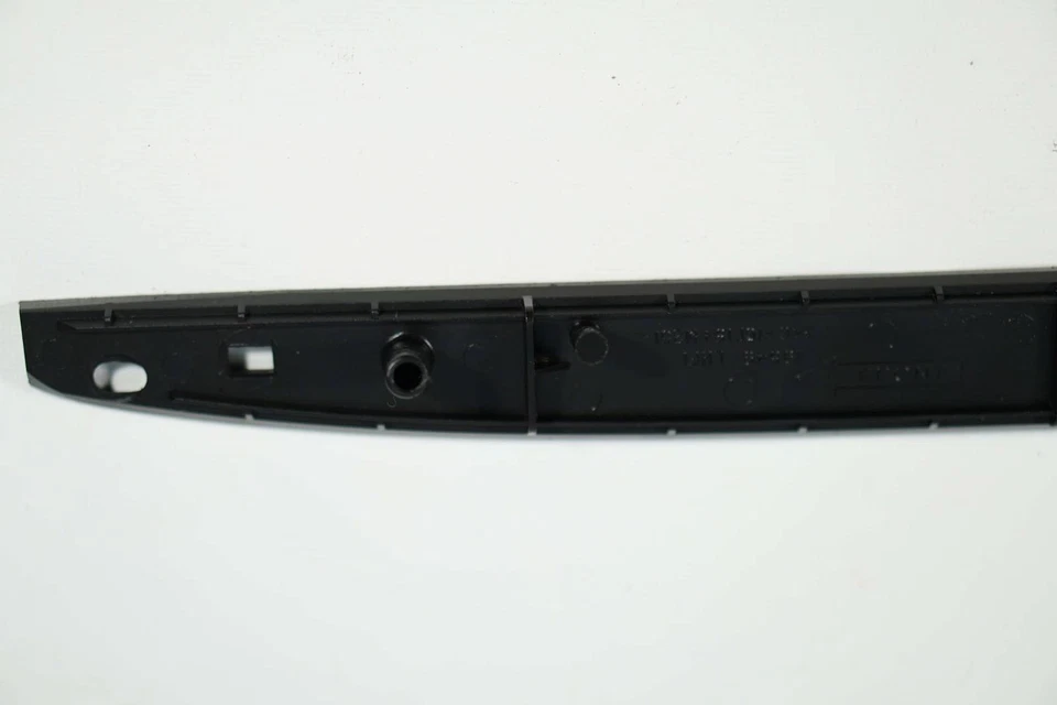 Espaçador de montagem de tampa de rack de teto dianteiro esquerdo OEM Cadillac Escalade 02 - 06 ✅ - Imagem 2 de 4