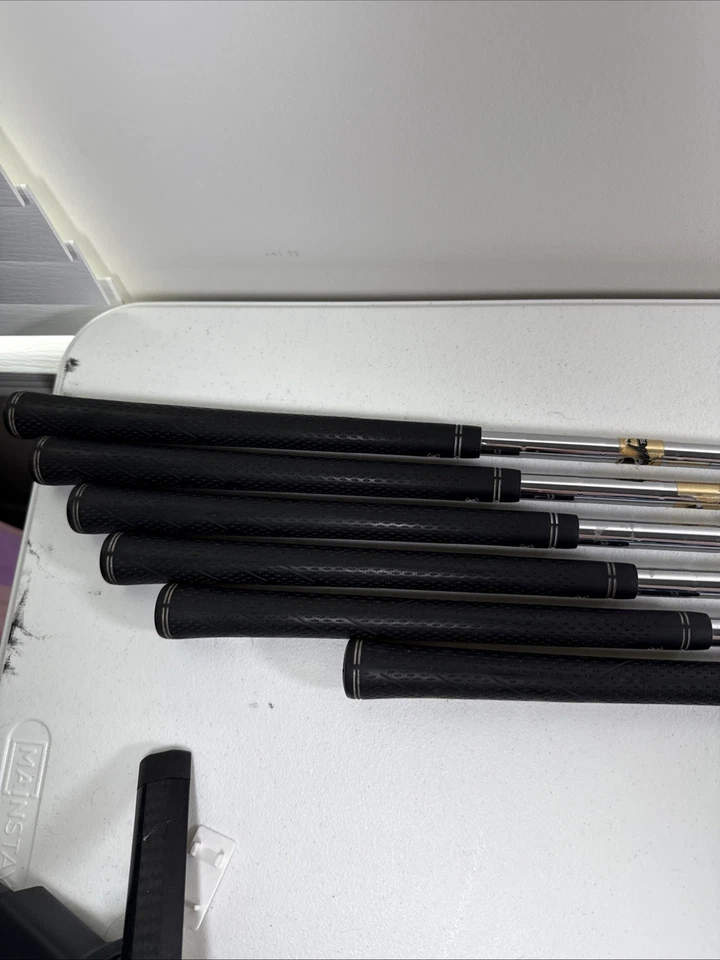 CLEVELAND CG4 IRONS SET 4-8, PW STIFF FLEX STEEL SHAFT RIGHT HANDED GOLF CLUBS - Image 4 of 4