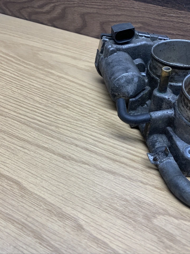 Cadillac CTS 2003 3,2 L carrocería del acelerador válvula 9128412 Foto 4 de 4