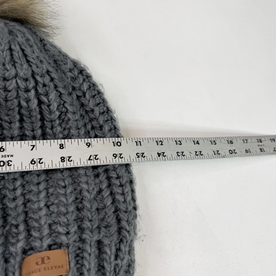 Gorro Grace Eleyae para mujer gris medio tejido piel sintética pompón satinado forrado invierno Foto 4 de 4