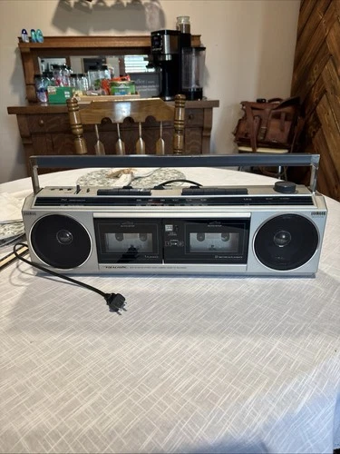 Vintage Realistic SCR-22 Boombox Radio FM/AM Duel Cassette Tape Player Tested