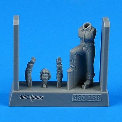Russian Female Aerobatic Pilot / 1:48 - Aerobonus480238