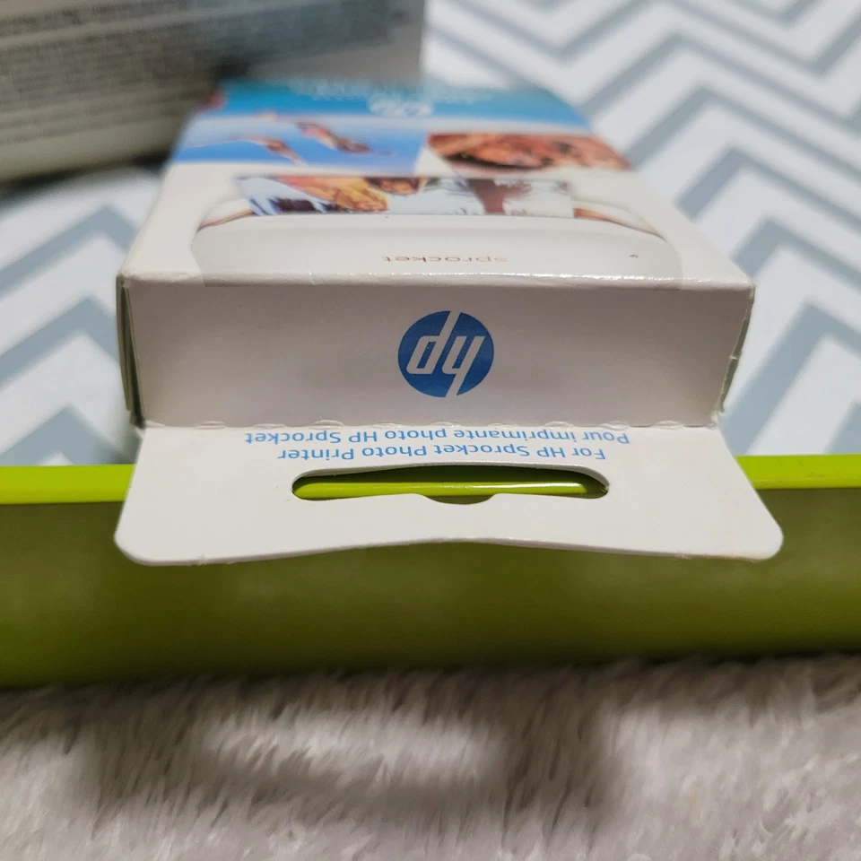 HP Sprocket 2 in 1 Printer and Instant Camera White 2fb96a Bundle W/ Zink Paper - Image 2 of 4