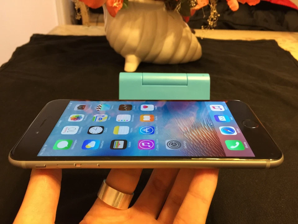 Apple iPhone 6 Plus - Space Gray (16 GB)+  (Unlocked) + ON SALE !!! - Image 2 of 2