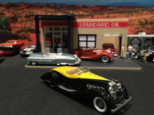 1:64 Hot Wheels Limited Edition 1932 32 Duesenberg SJ Roadster Black & Yellow - Picture 2 of 7