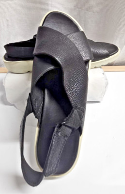 ECCO criss cross black leather sandal slingback low plateform Sz US 8/EU39