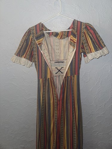 Abito vintage anni 70 artigianale a righe, pizzo, festival, hippie. (BC) - Foto 8 di 15