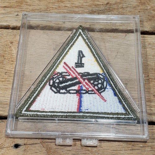 WWII Triangle Patch With Cannon Lightning Bolt Military 1st.. In Case - Picture 2 of 2