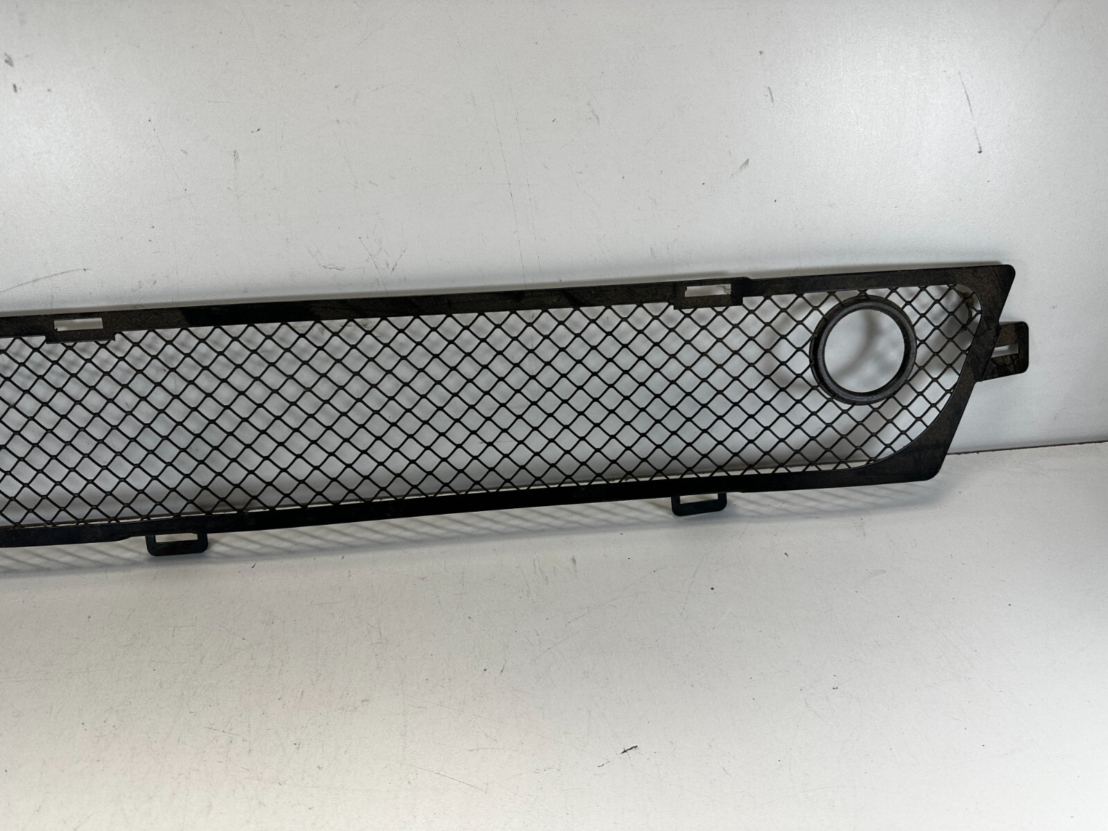 2006 - 2009 2010 2011 ASTON MARTIN V8 Vantage Front Bumper Lower Mesh Grille OEM
