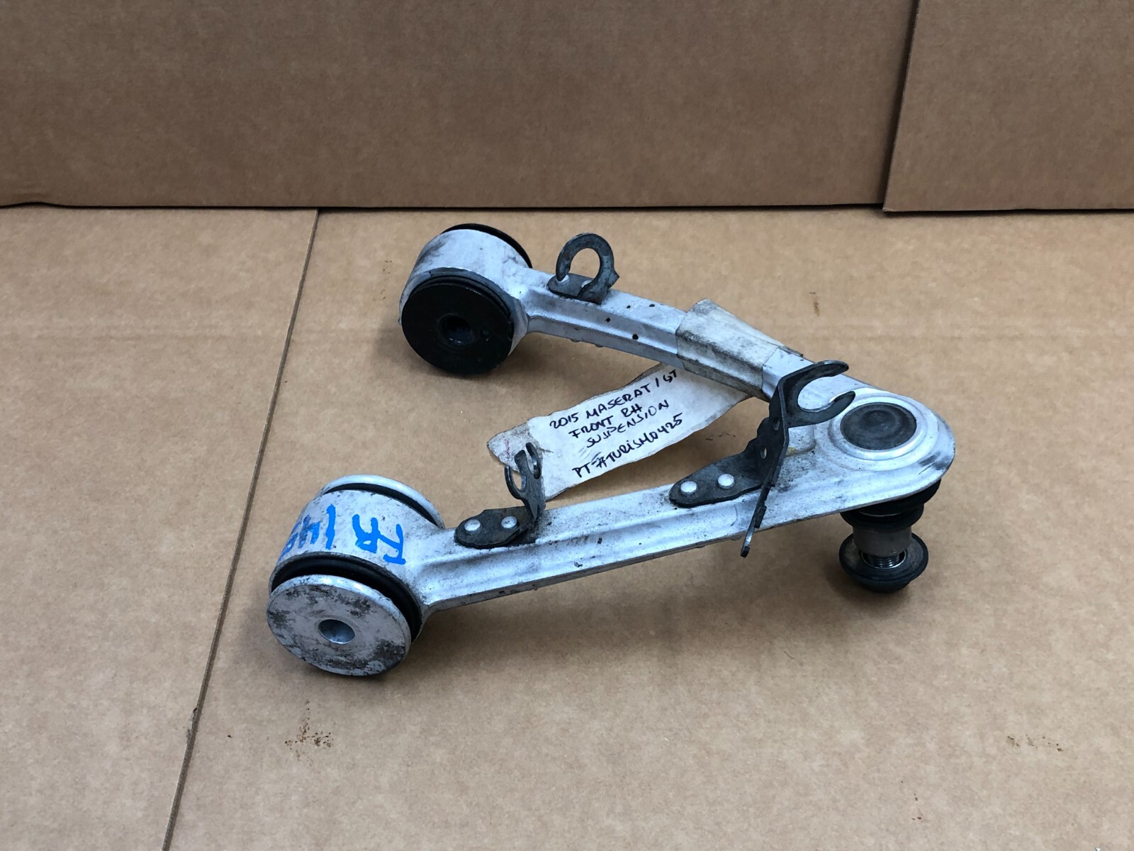 13 14 Maserati Granturismo M145 Front Right Pass Upper Control Arm RWD 1458 OEM