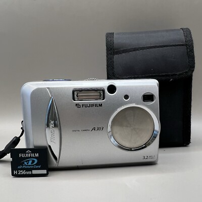 Fujifilm FinePix A303 3.2MP Compact Digital Camera + 256mb Xd