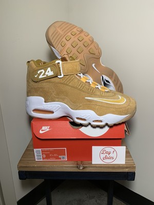 tan griffeys