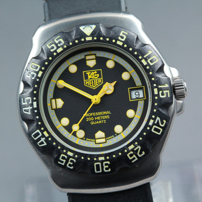 Near Mint TAG Heuer Formula 1 Professional 200m 376.513 Black Men's Qz Watch #81