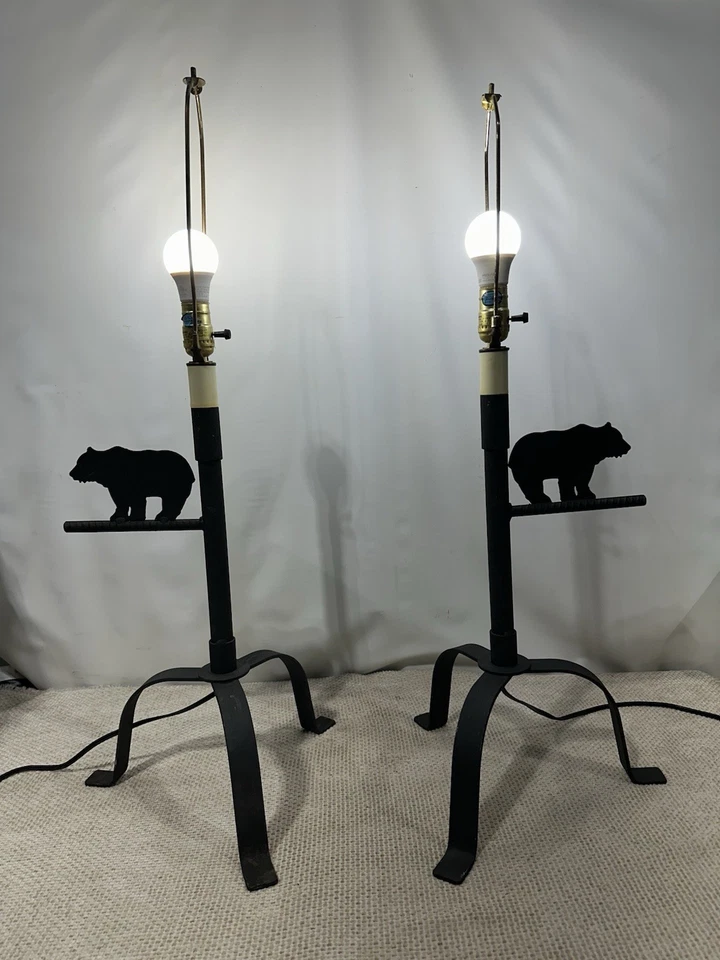 "Lámpara de mesa rústica de hierro forjado de 33"" decoración de cabaña barra de refuerzo acento de oso" Foto 2 de 4