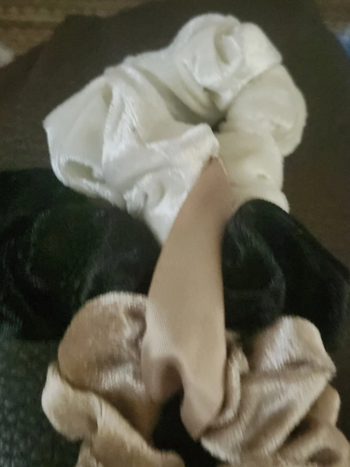 Велюр волос Scrunchies новый набор из 3 черный белый бежевый - Изображение 3 из 4