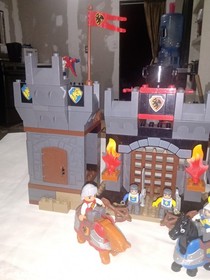 2004 VINTAGE LEGO DUPLO 4777 KNIGHTS CASTLE INCOMPLETE(READ DETAILS) HTF GUC