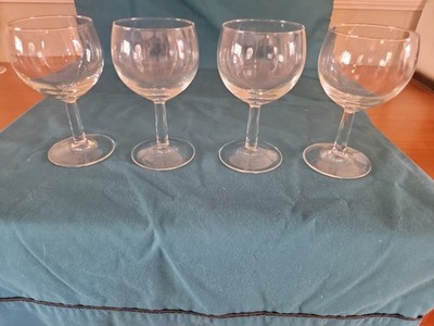 Four Unbranded  6 Inch Tall Balloon Wine Glasses Set Of 4 Glass Stem