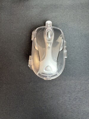 Microsoft 1065 Wireless Notebook Presenter Mouse 8000 with USB And Case