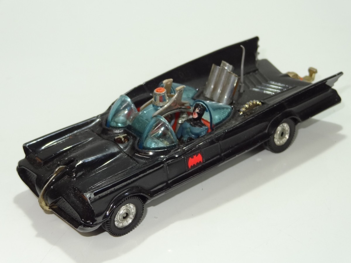 レア CORGI BAT MOBILE バットマン ミニカーとヨットセット NEW in Box - Corgi BATMAN Die Cast Vehicle - 1960s BATMOBILE
