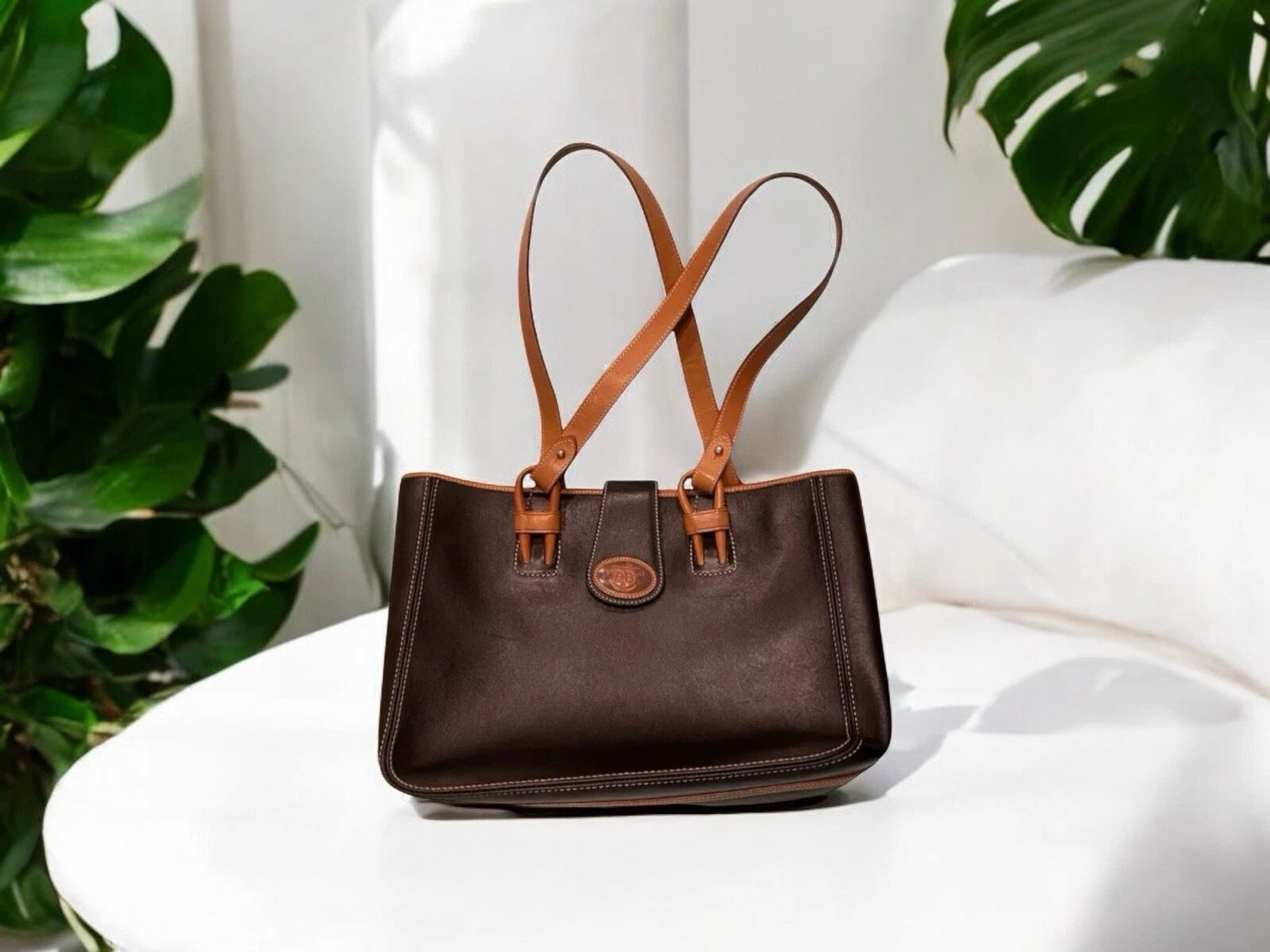 AUTENTICA BORSA DOONEY & BOURKE PELLE NERA CON MANICI E FINITURE IN PELLE MARRONE CHIARO