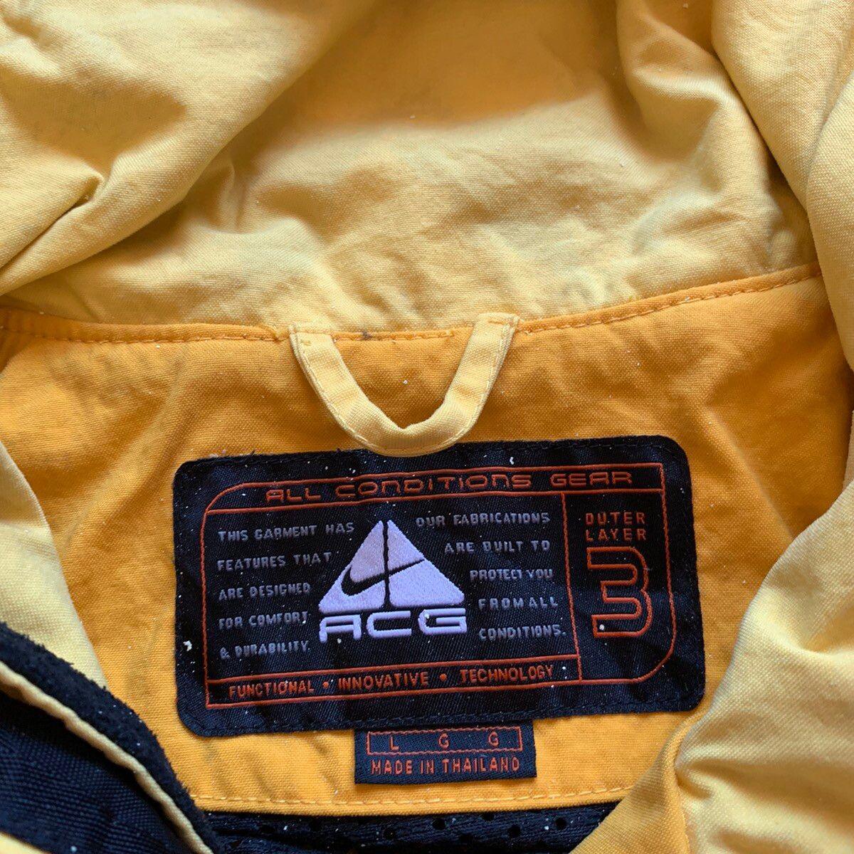 Vintage 90s Nike ACG Embroidered Snowboard Jacket Large Rare 