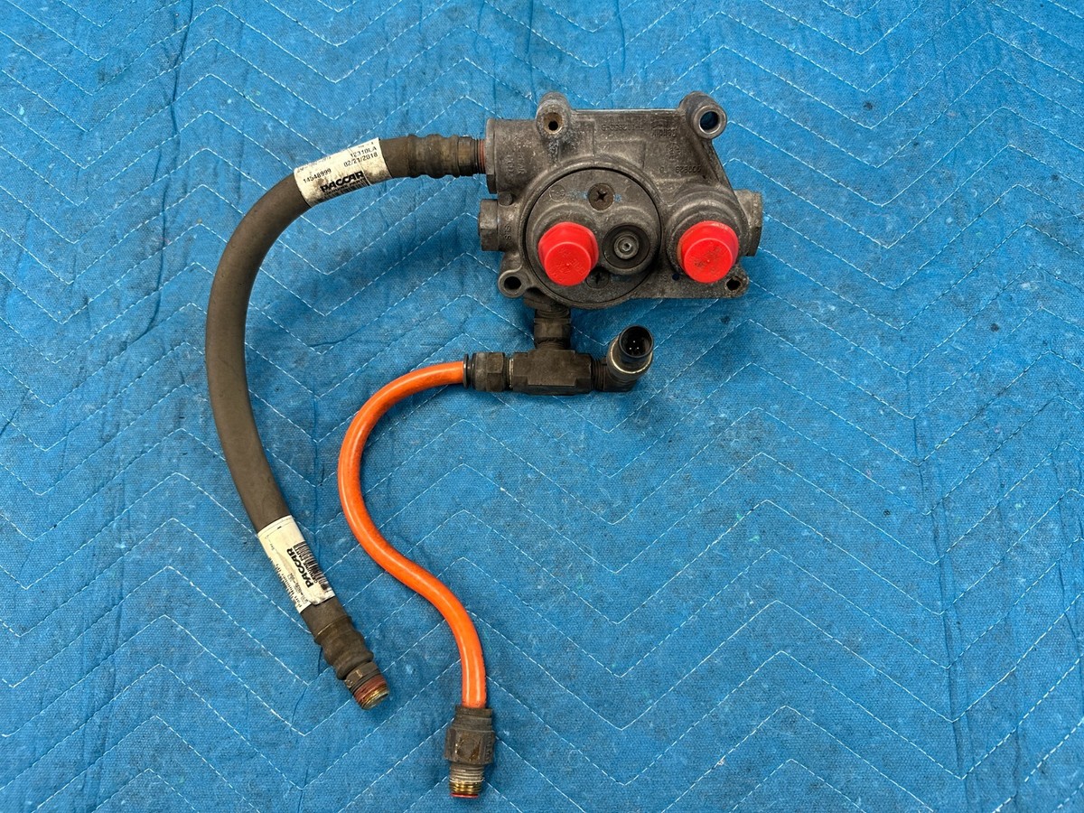 T.K0915様　　専用 K066311 Genuine Bendix Tractor Protection Valve TP-5