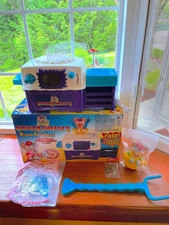 VTG New Chuck E. Cheese's 90's Pizza Factory Oven w/Tokens Accessories Orig. Box