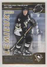 2003-04 Pacific Quest for the Cup Raising the Cup Mario Lemieux #15 HOF o6n