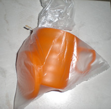 TUPPERWARE Original Junge Welle Trinkbecher mit Deckel & Henkel 350ml orange neu