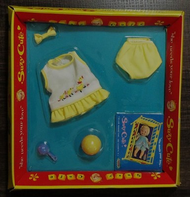 little suzie TIGHT HEM BUTTON TUBE イエロー Deluxe Reading Corp. 1964 Suzy Cute HONEY 'N SPIC outfit #1 - NEW