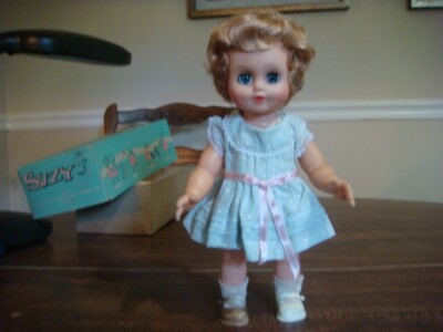 maxico です。Granny Sweet Seller Doll 《G 19