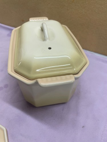 Le Creuset Heritage Stoneware Tan Color .72 QT Pate Terrine With Press Retired - Picture 6 of 14