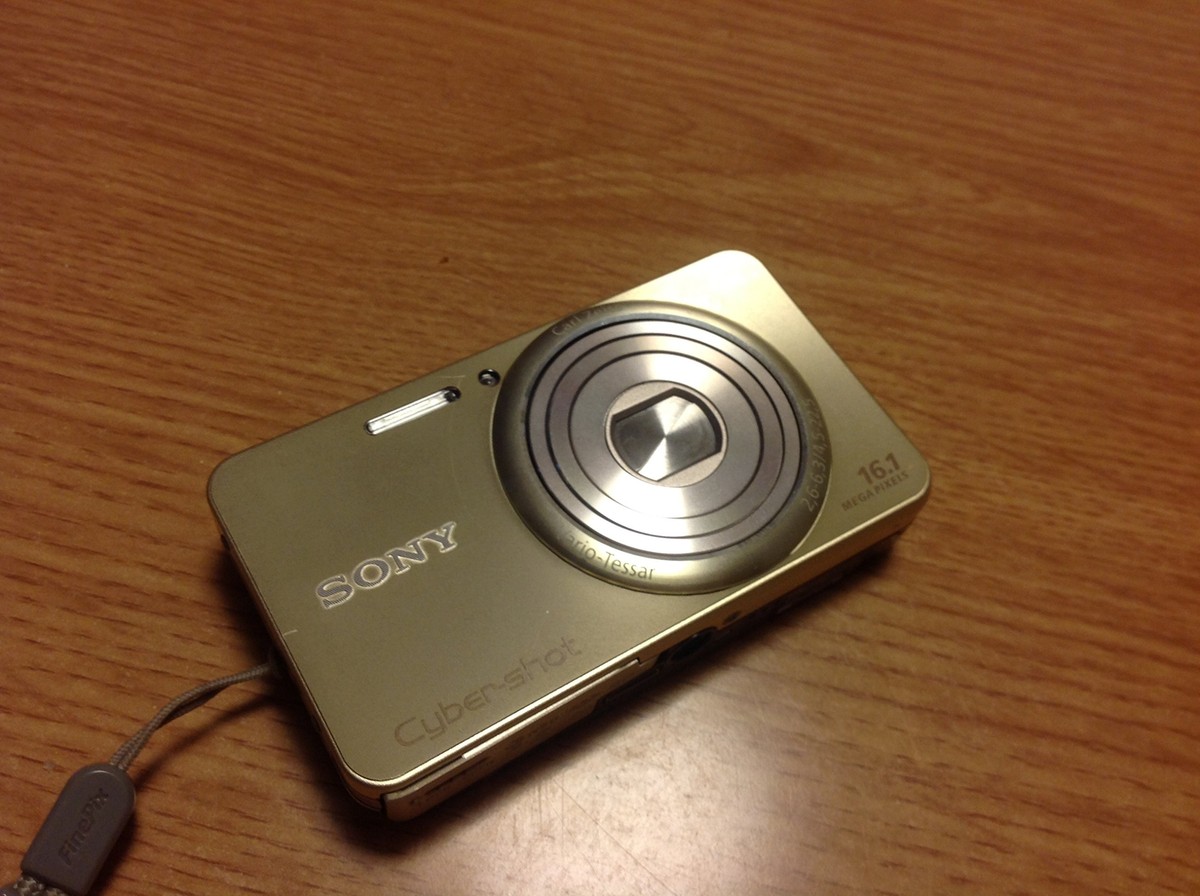 SONY Cyber-shot DSC-W570 Compact Digital Camera Mint