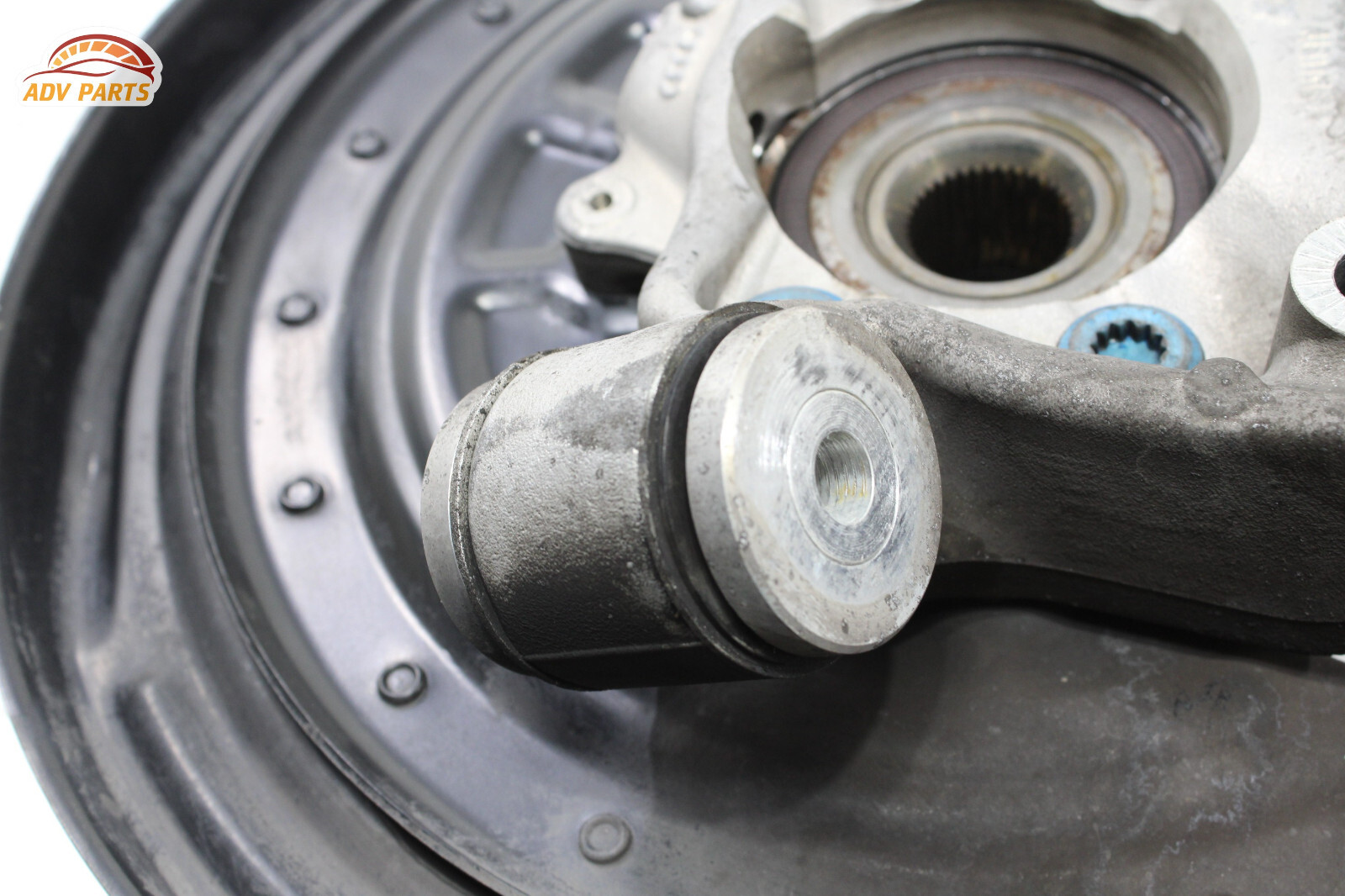 2006 - 2012 BENTLEY CONTINENTAL AWD REAR RIGHT SIDE SPINDLE KNUCKLE HUB OEM