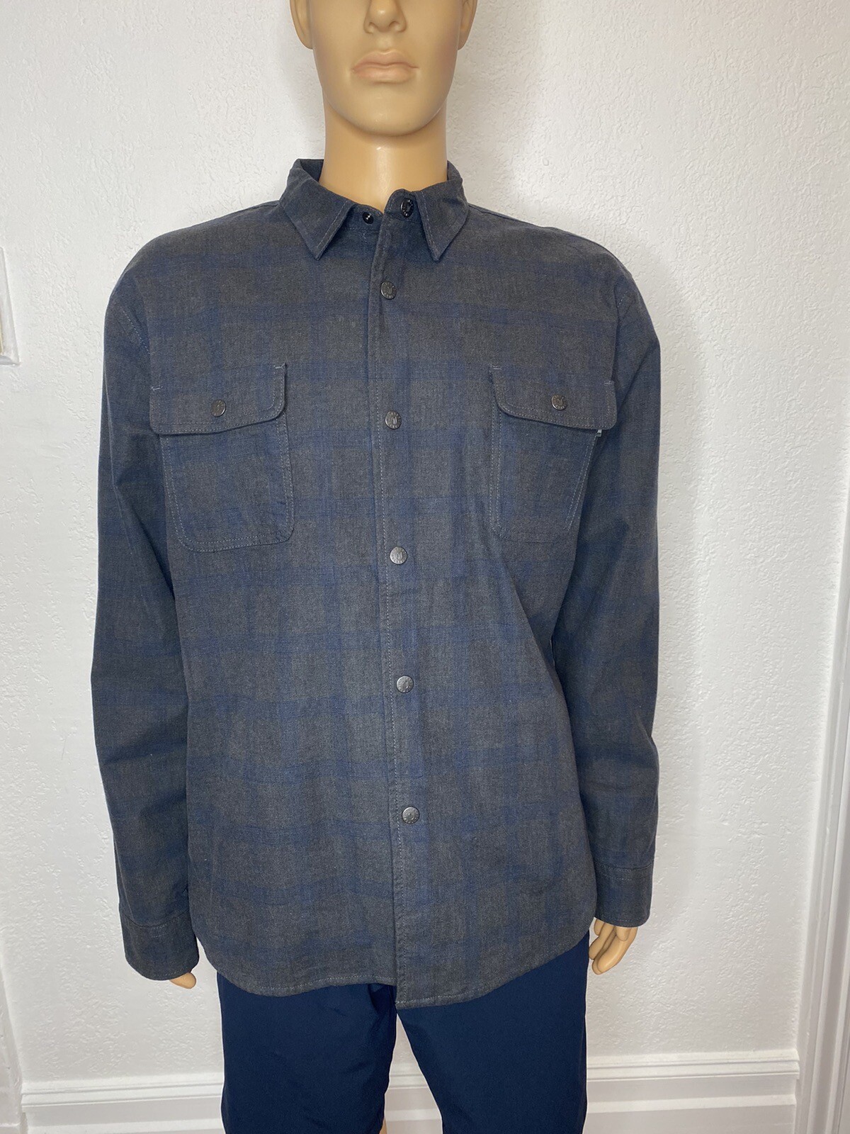 Linksoul Gunmetal Flannel Men’s Size M Gray Plaid Long Sleeve Snap