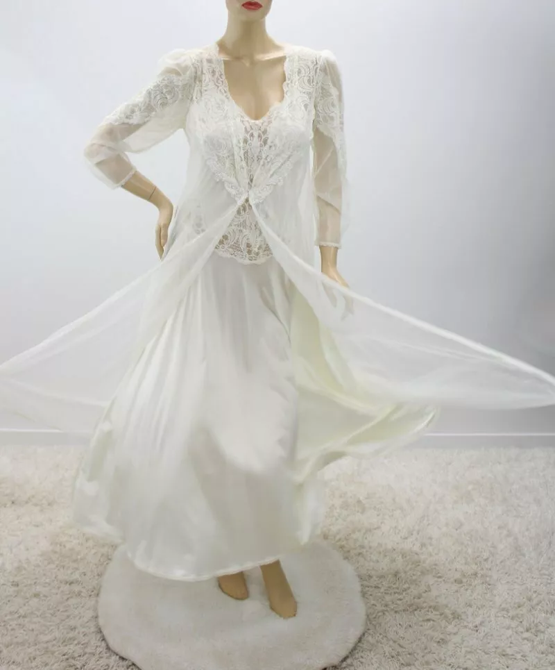 Peignoir bride cheap victoria secret