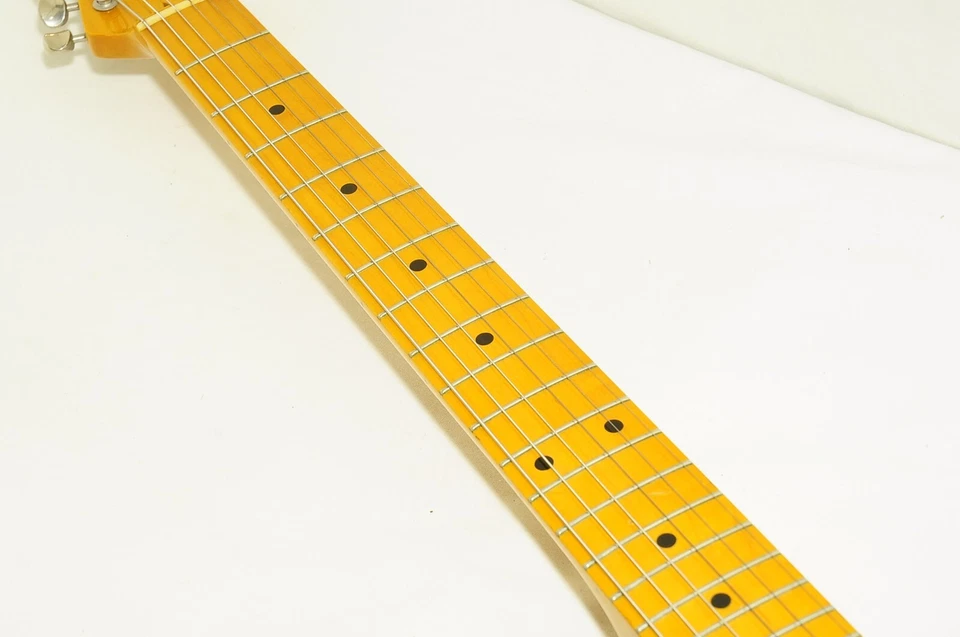 Bonne guitare électrique Fender Japan Stratocaster N Serial bleu foncé réf.5501 - Photo 3/4