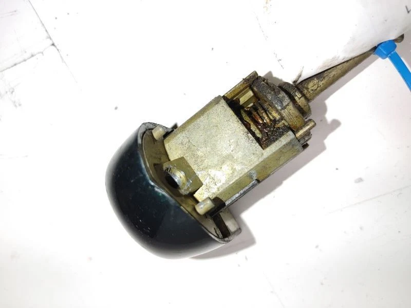 BMW 320I 2003 cerradura puerta delantera izquierda cilindro dos llaves Foto 3 de 4