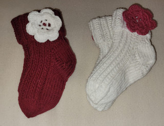 2 Paar selbstgestrickte Socken Söckchen Baby Gr. 20/21 Handmade