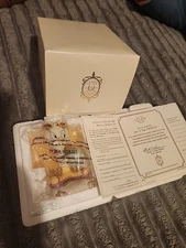 Lenox Sun N’ Fun Tweety Bird w/ Beach Ball Figurine TM Warner Bros Looney Tunes