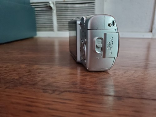 Canon PowerShot A470 7.1MP Digital Camera, SD Card & Box - Picture 9 of 14