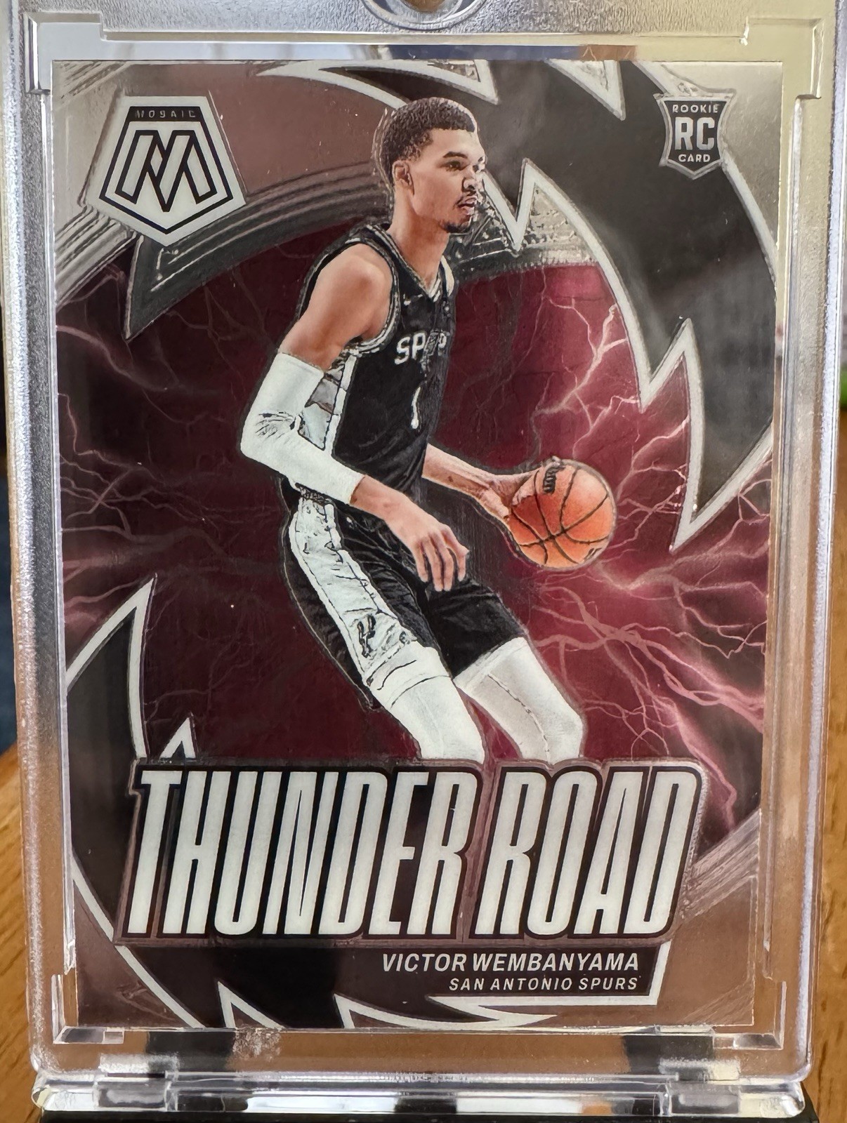 2023-24 Panini Mosaic Thunder Road Victor Wembanyama #8 Mosaic Prizm (RC)