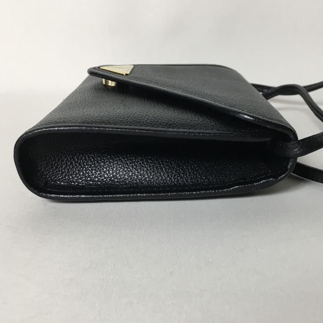 Borsa a tracolla Yves Saint Laurent YSL triangolo logo pelle nera F07141221